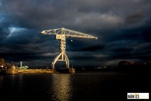 Grue Titan Gris Nantes by James Larkin