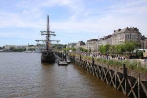 The Crowds To Visit The Ship